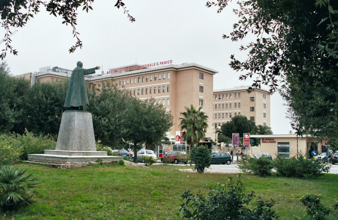 Ospedale ecclesiastico con contratti pubblici, ma i dipendenti non hanno il premio produttività