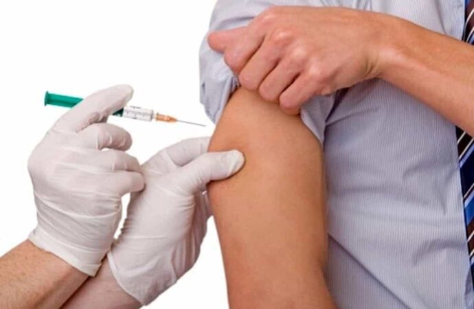 2milioni  di vaccini per 4 milioni di pugliesi, la Puglia si prepara contro l’influenza