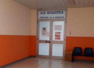 Un medico e due infermiere positive in oculistica