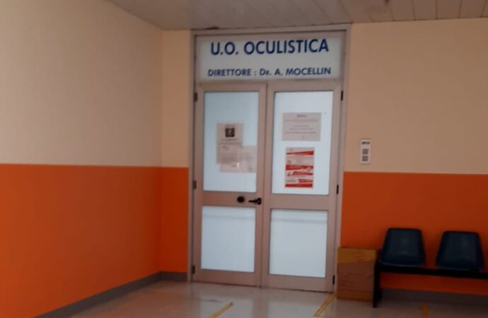 Un medico e due infermiere positive in oculistica