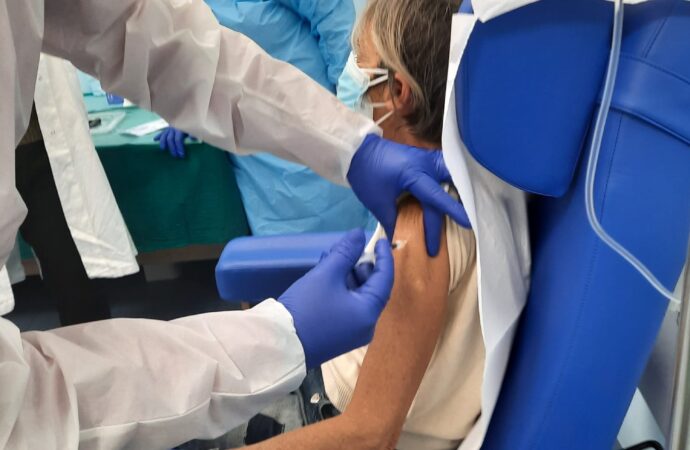 Vaccini ai docenti, nuova sede nel barese. Via anche alle vaccinazioni domiciliari