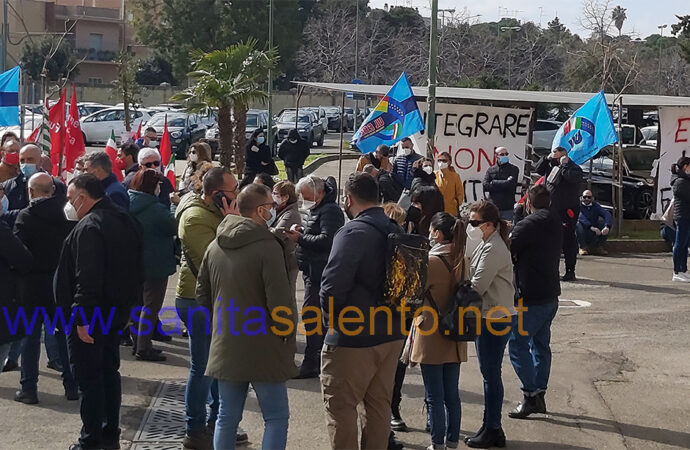 Oss precari, Bari manda tutti a casa. I sindacati: scelta politica, rischi per i pazienti