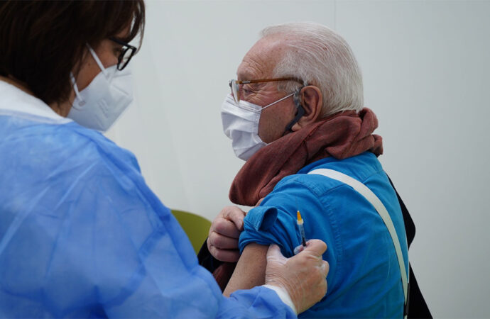 Fimmg, operazione verità sul ruolo dei medici del territorio: 900 mila vaccini in 38 giorni